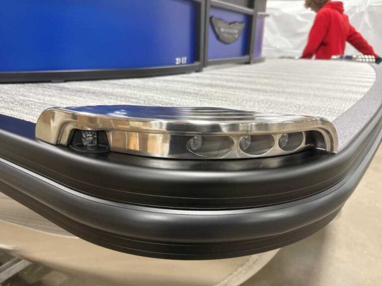 2026 Bennington 23LTFB - Blackout US-ETWS9046J526 [photo 21]